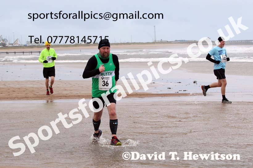 The 2021 Blyth Sands Race, December 5th. Photo: David T. Hewitson/Sports for All Pics